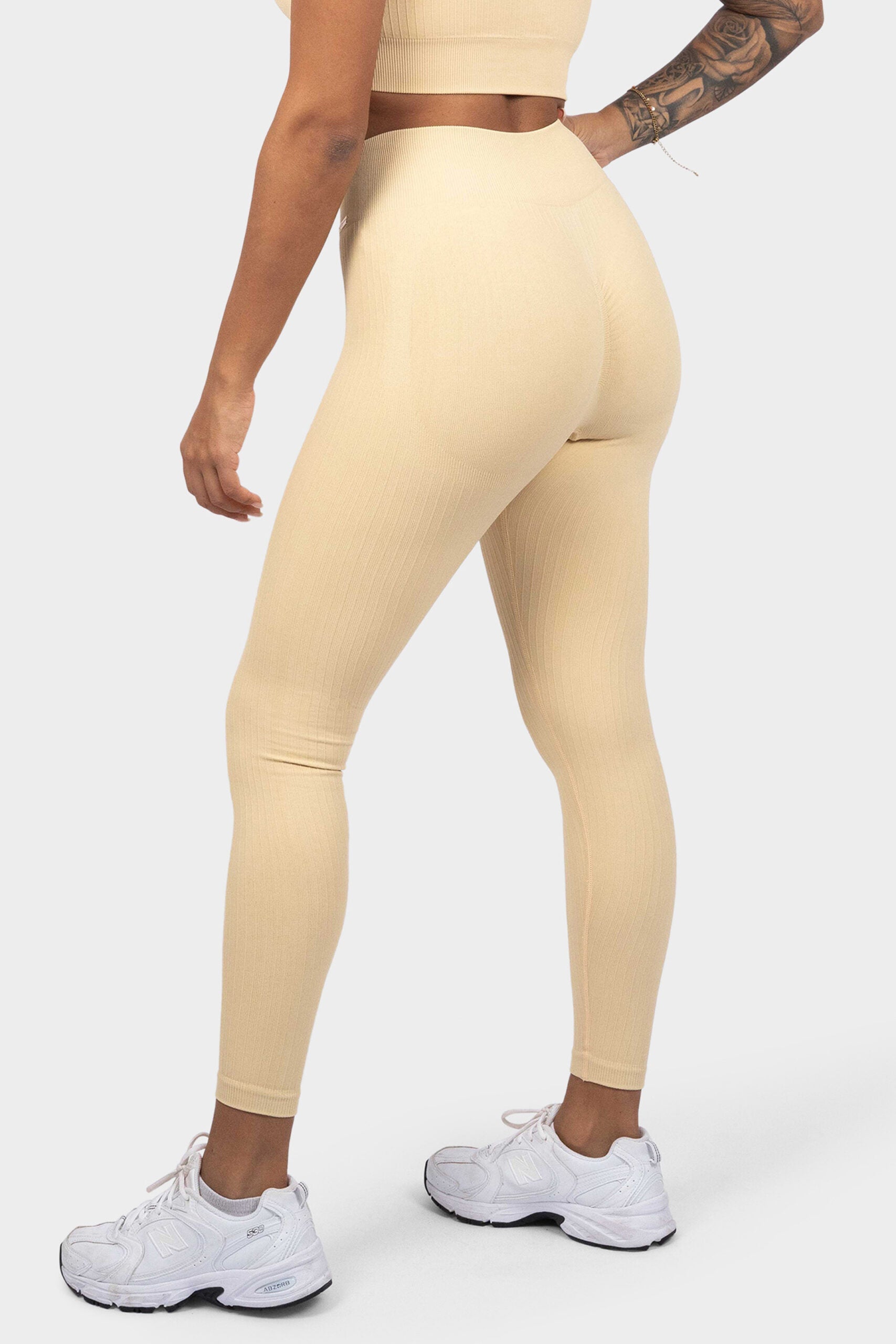 chique-legging-beige-back